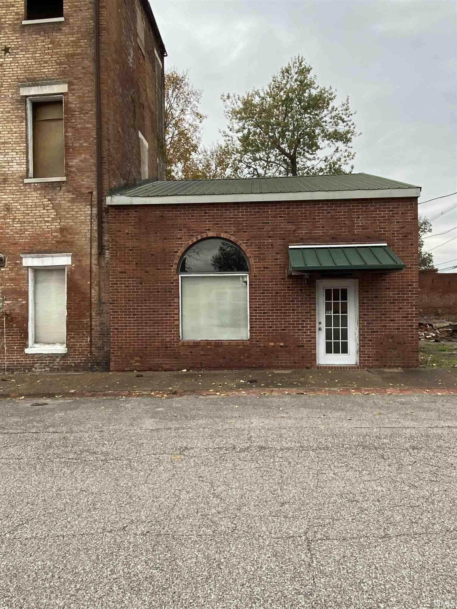 Commercial for Sale at 112 N Third Street Rockport, Indiana 47635 United States