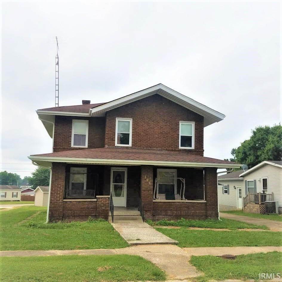 Single Family Homes pour l Vente à 106 Queen Street Loogootee, Indiana 47553 États-Unis