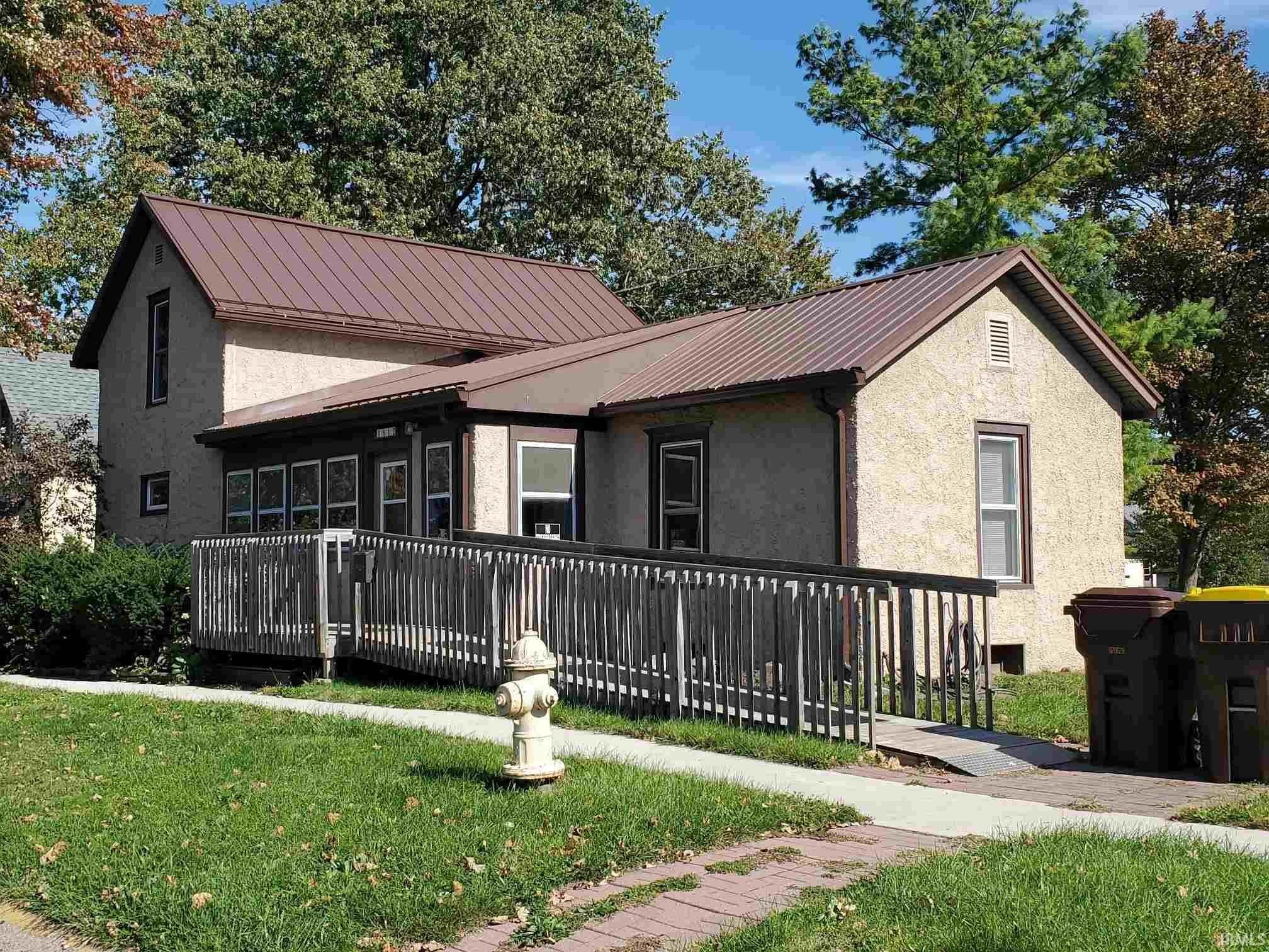 Single Family Homes pour l Vente à 1612 Sprott Street Auburn, Indiana 46706 États-Unis