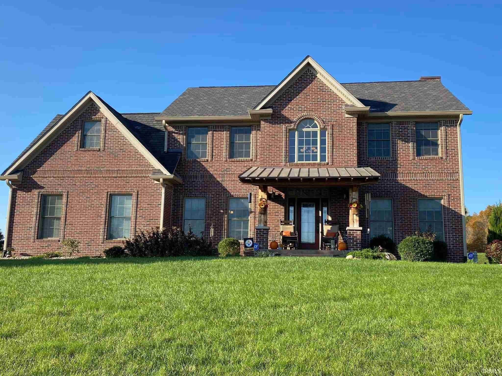 Single Family Homes для того Продажа на 837 Spyglass Hill Drive Bedford, Индиана 47421 Соединенные Штаты