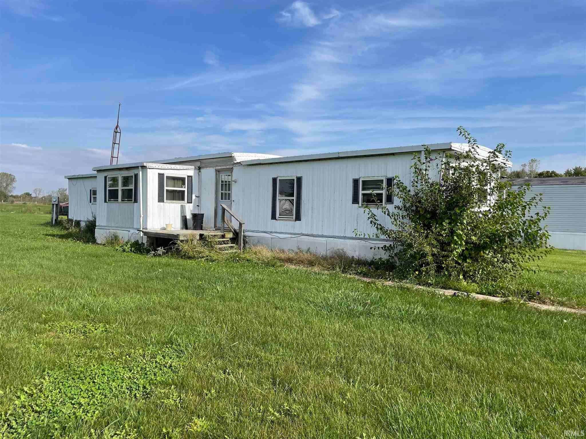 Manufactured Home for Sale at 604 Woodview Court Ridgeville, Indiana 47380 United States