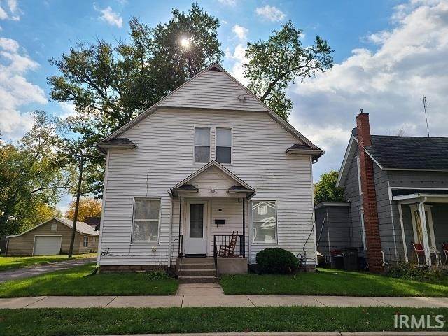 Single Family Homes pour l Vente à 110 W Garfield Avenue Goshen, Indiana 46526 États-Unis