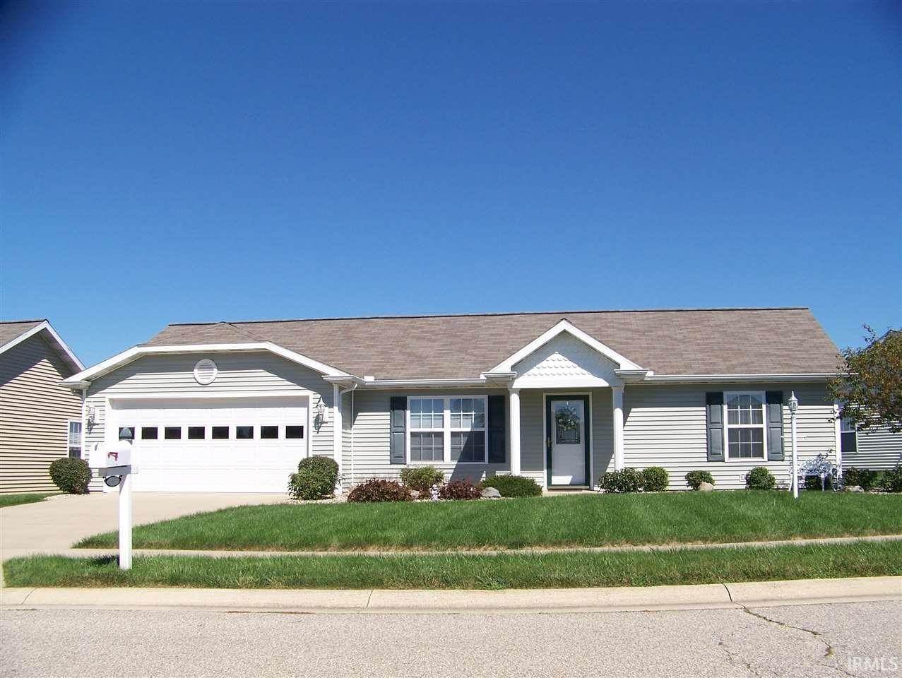 Single Family Homes pour l Vente à 9 Cobblestone Gas City, Indiana 46933 États-Unis