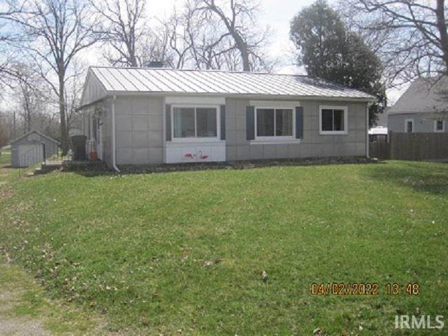 Single Family Homes 为 销售 在 915 E State Street Albany, 印第安纳州 47320 美国