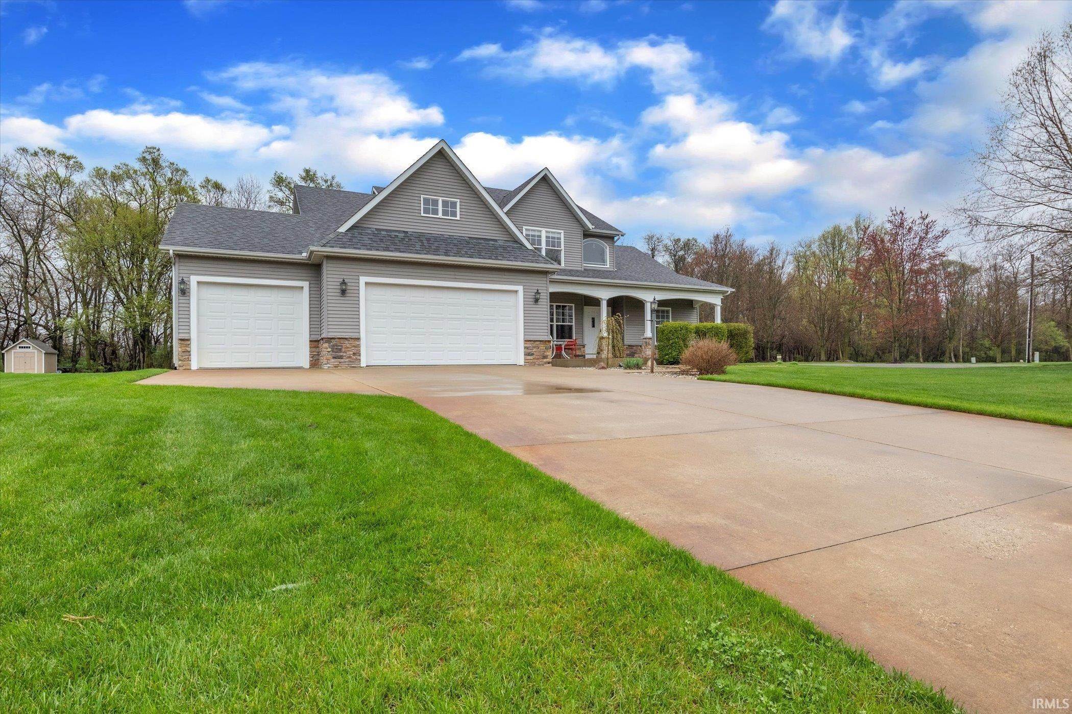 Single Family Homes 为 销售 在 50980 Cobus Ridge Lane Granger, 印第安纳州 46530 美国