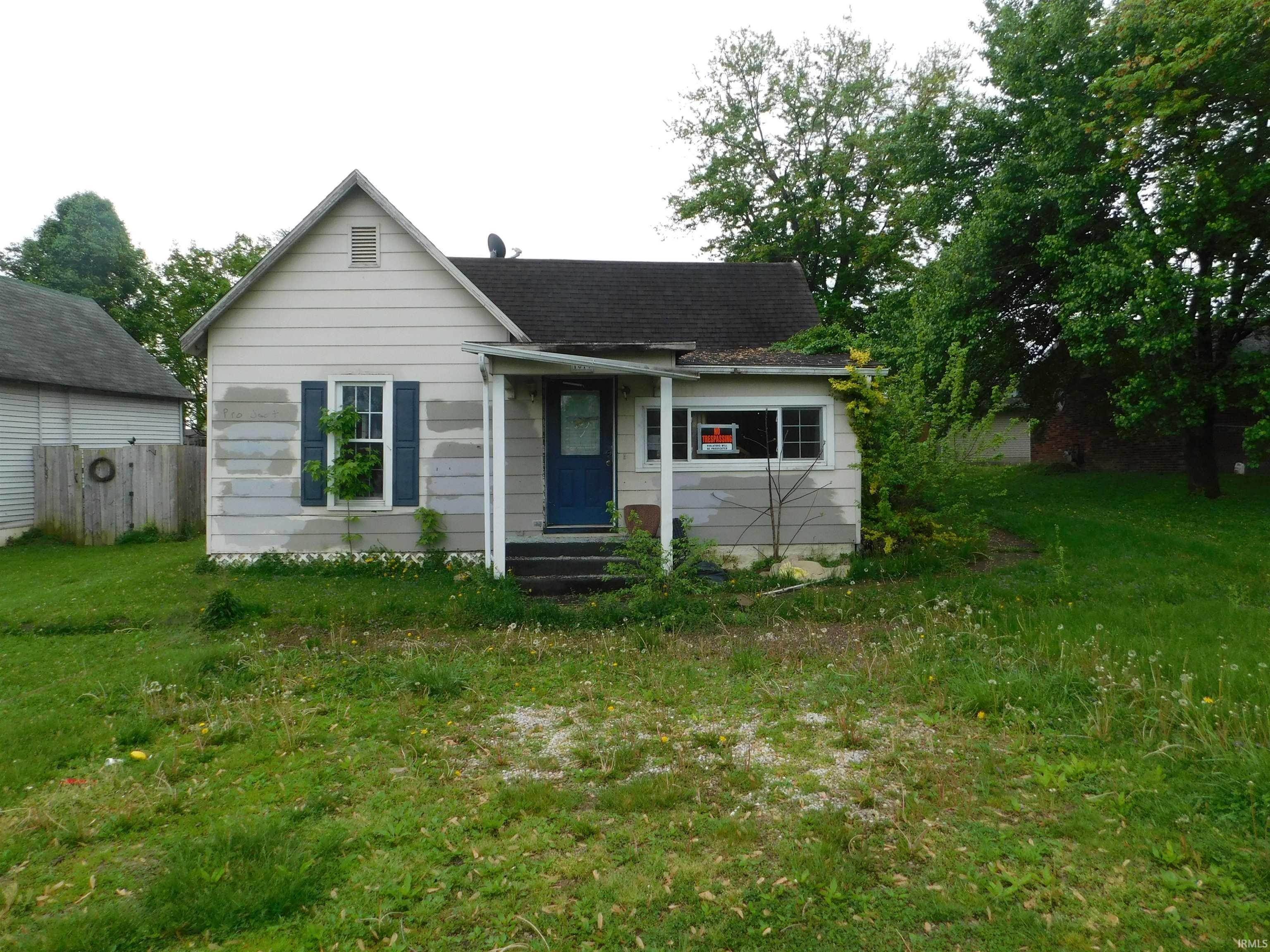 Single Family Homes por un Venta en 1014 W Warren Street Mitchell, Indiana 47446 Estados Unidos