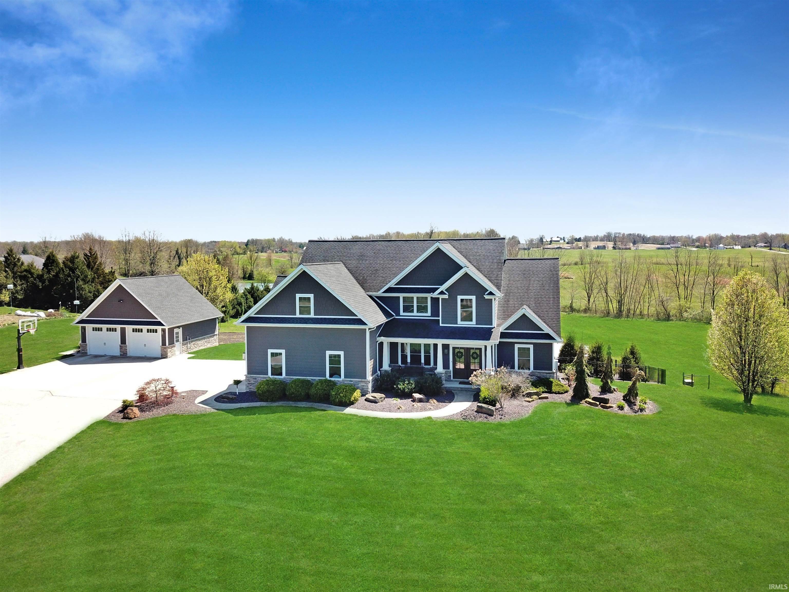 Single Family Homes 为 销售 在 2150 Shiloh Lane Jasper, 印第安纳州 47546 美国