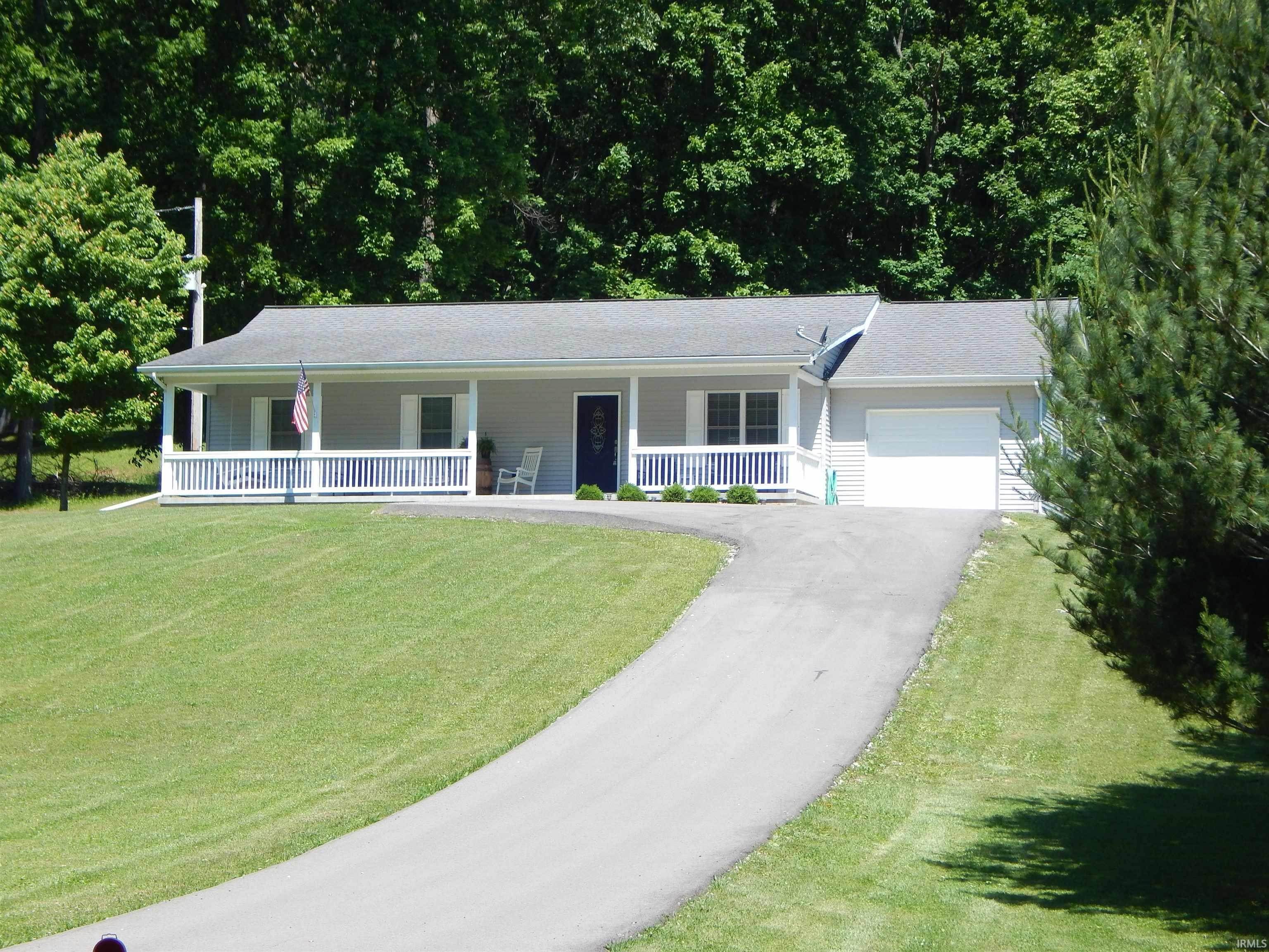 Single Family Homes pour l Vente à 1351 COPPERHEAD VALLEY Road Orleans, Indiana 47452 États-Unis