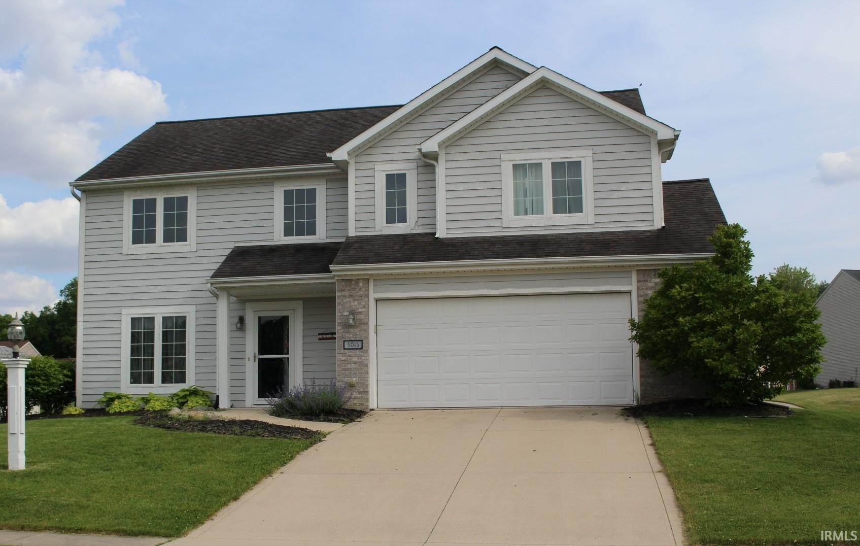 Single Family Homes pour l Vente à 3013 Hawk Spring Hill Huntington, Indiana 46750 États-Unis