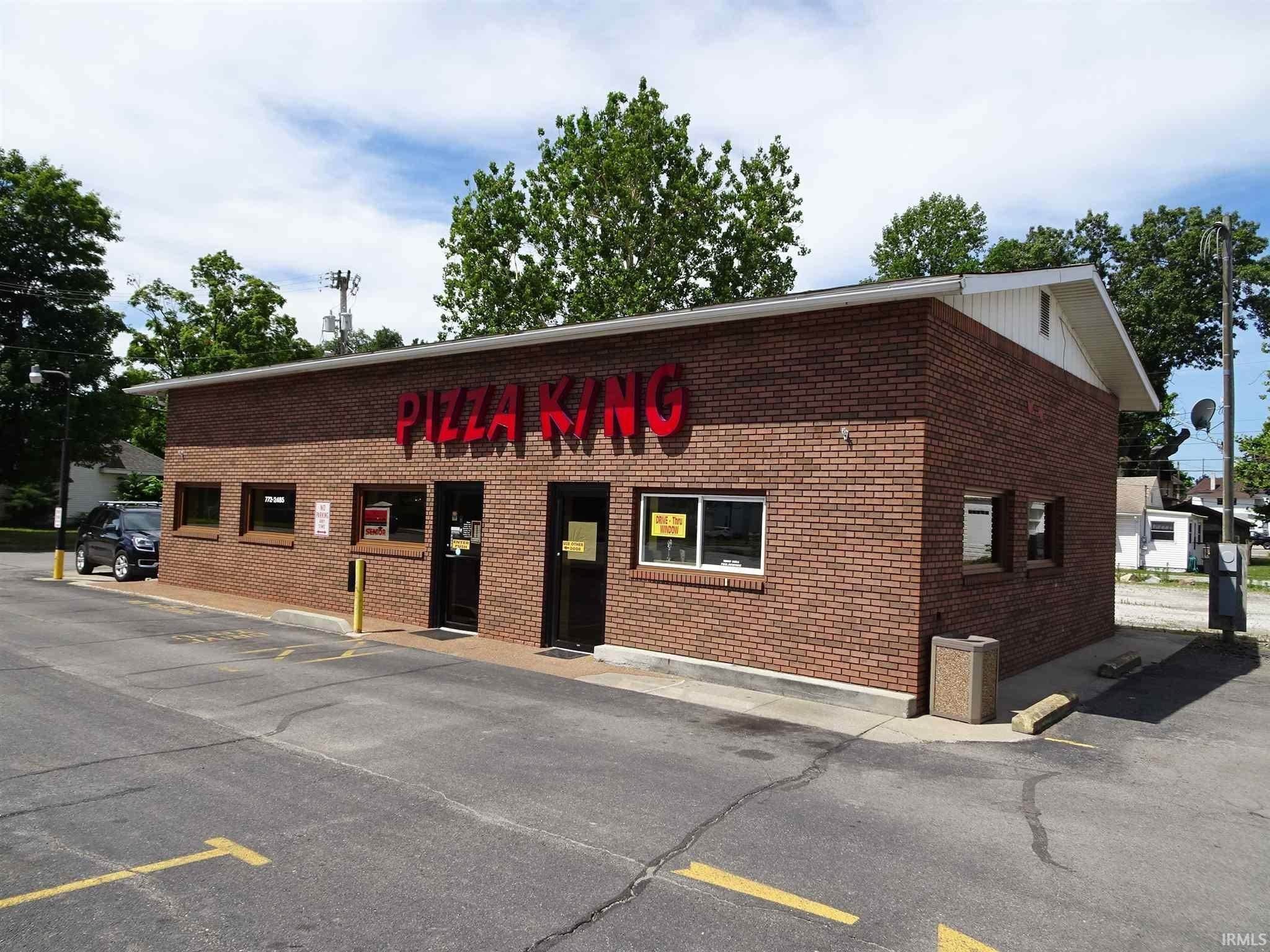 Bars & Restaurants 为 销售 在 103 S Heaton Street Knox, 印第安纳州 46534 美国