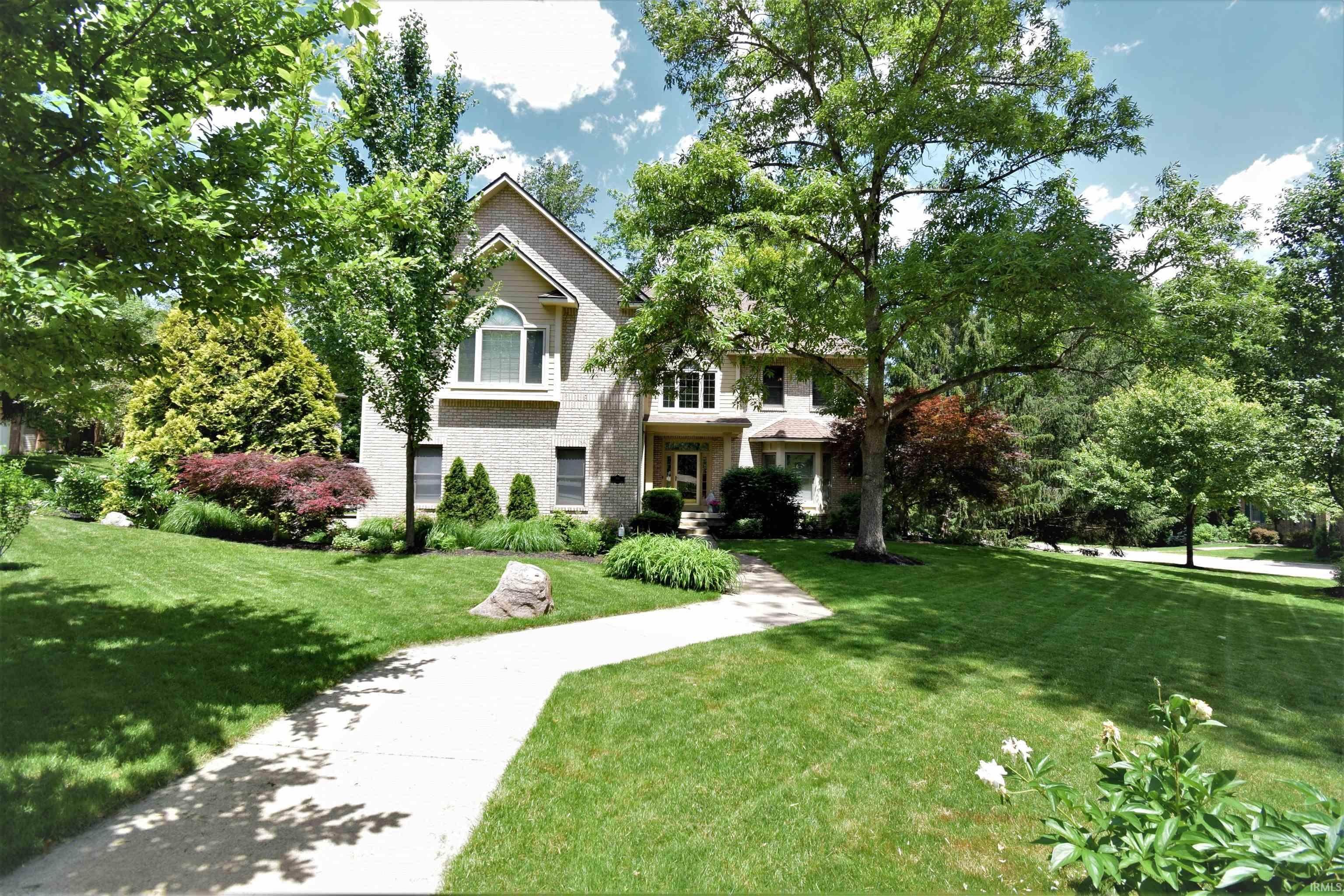 Single Family Homes для того Продажа на 701 Shady Creek Drive Lafayette, Индиана 47905 Соединенные Штаты