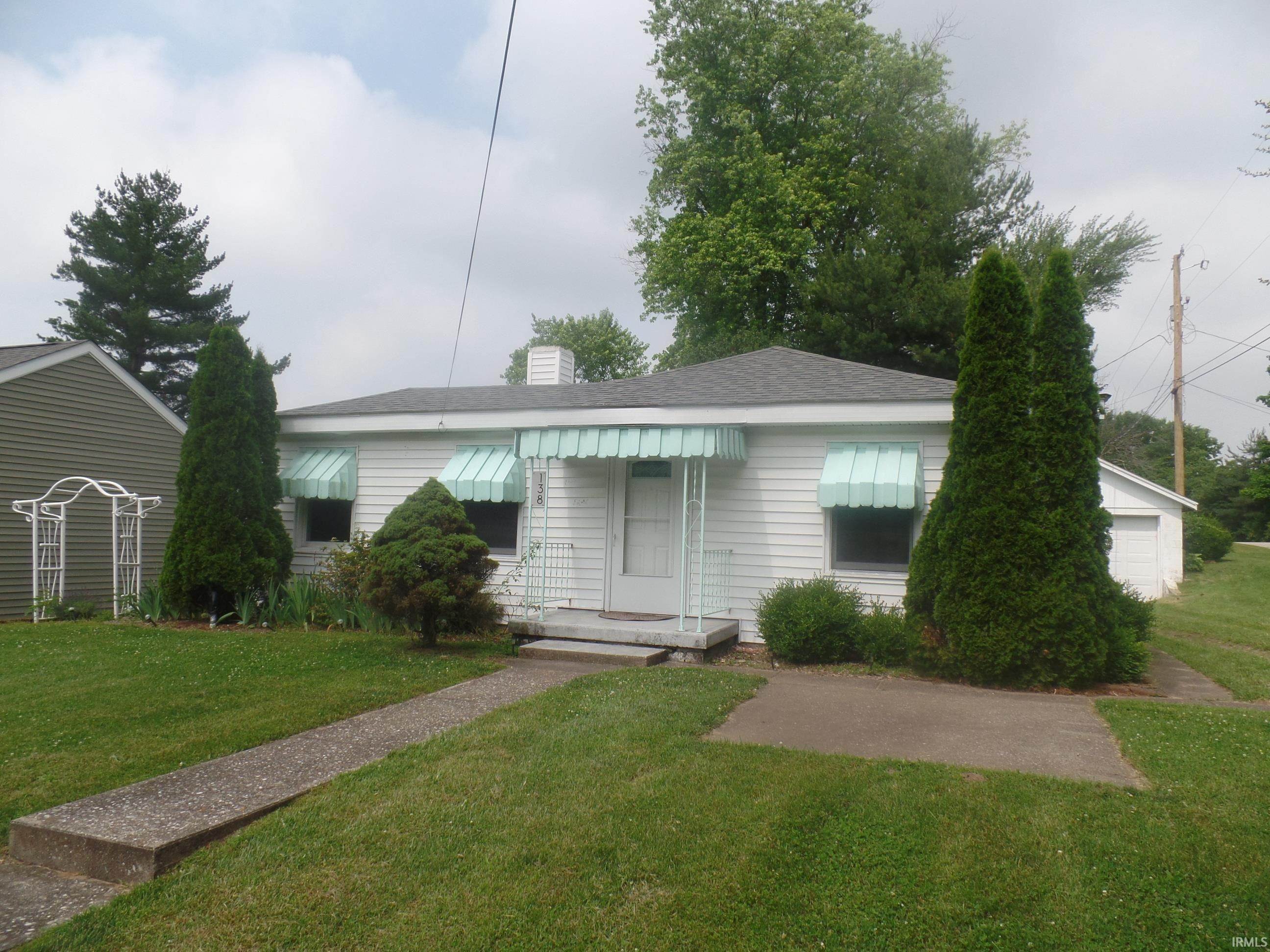 Single Family Homes por un Venta en 138 N Harrison Street Bloomfield, Indiana 47424 Estados Unidos