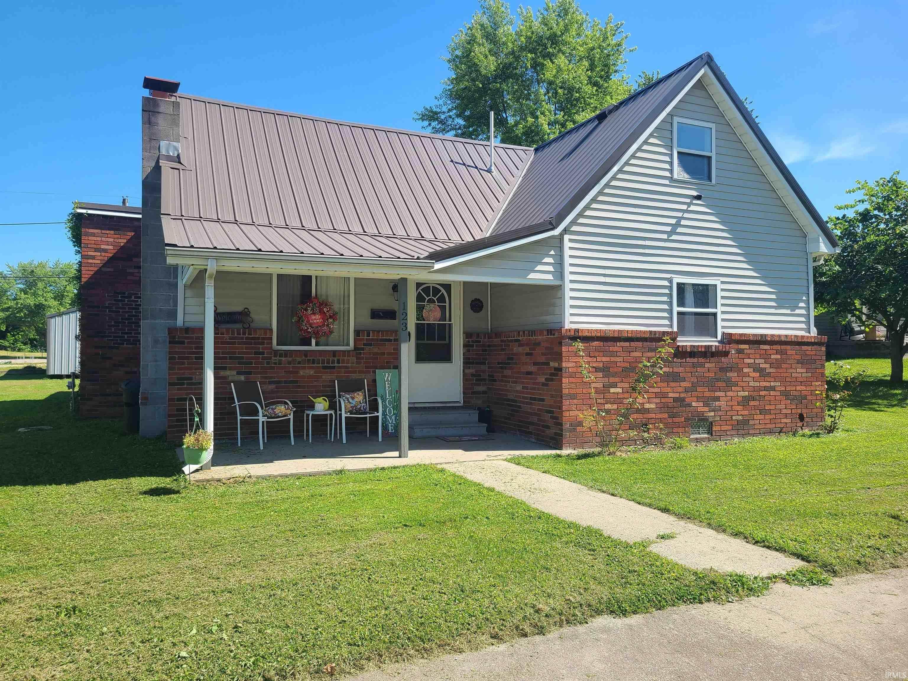 Single Family Homes por un Venta en 123 W Grissom Street Mitchell, Indiana 47446 Estados Unidos