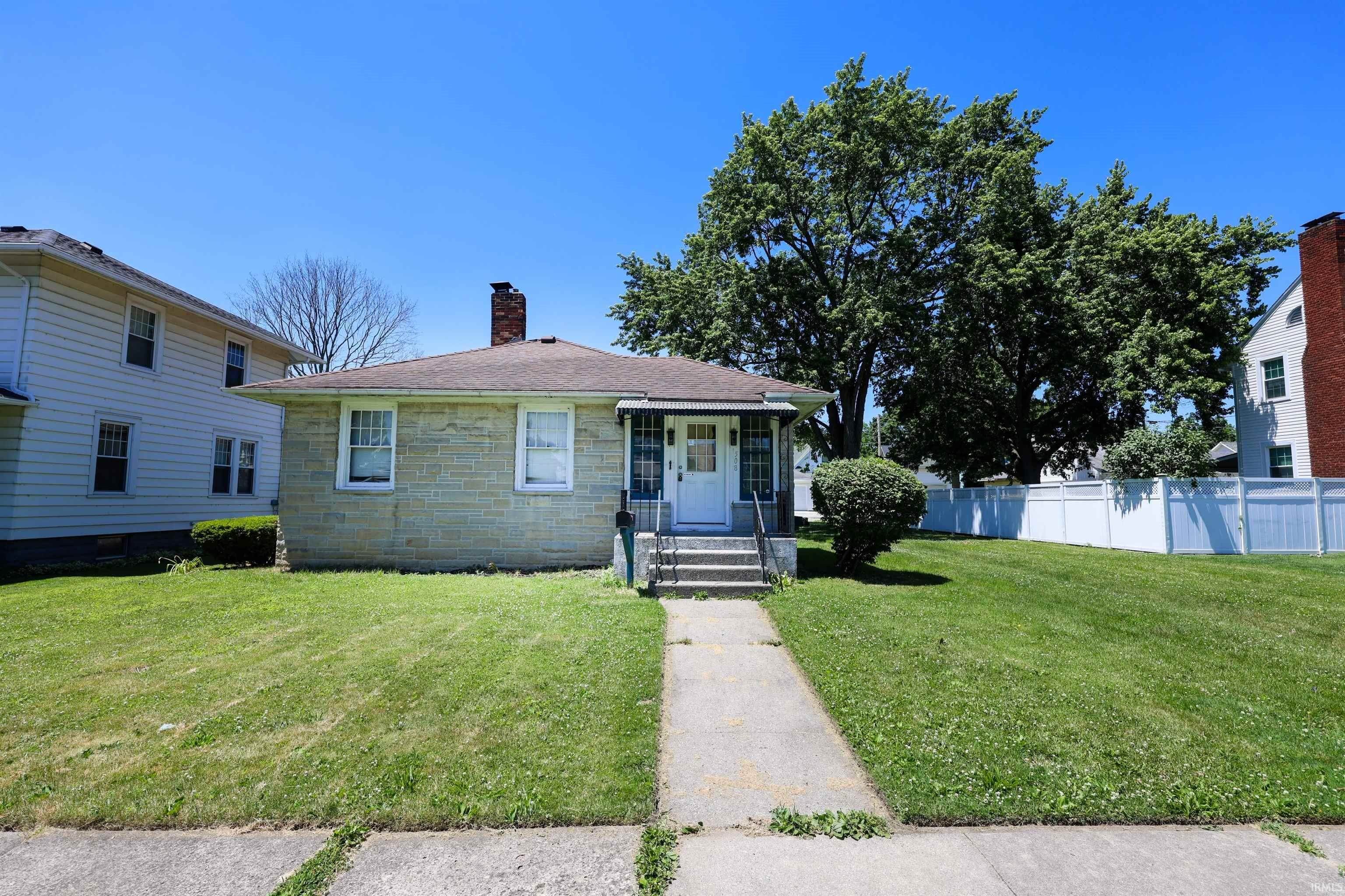 Single Family Homes 为 销售 在 508 S Harrison Street Garrett, 印第安纳州 46738 美国