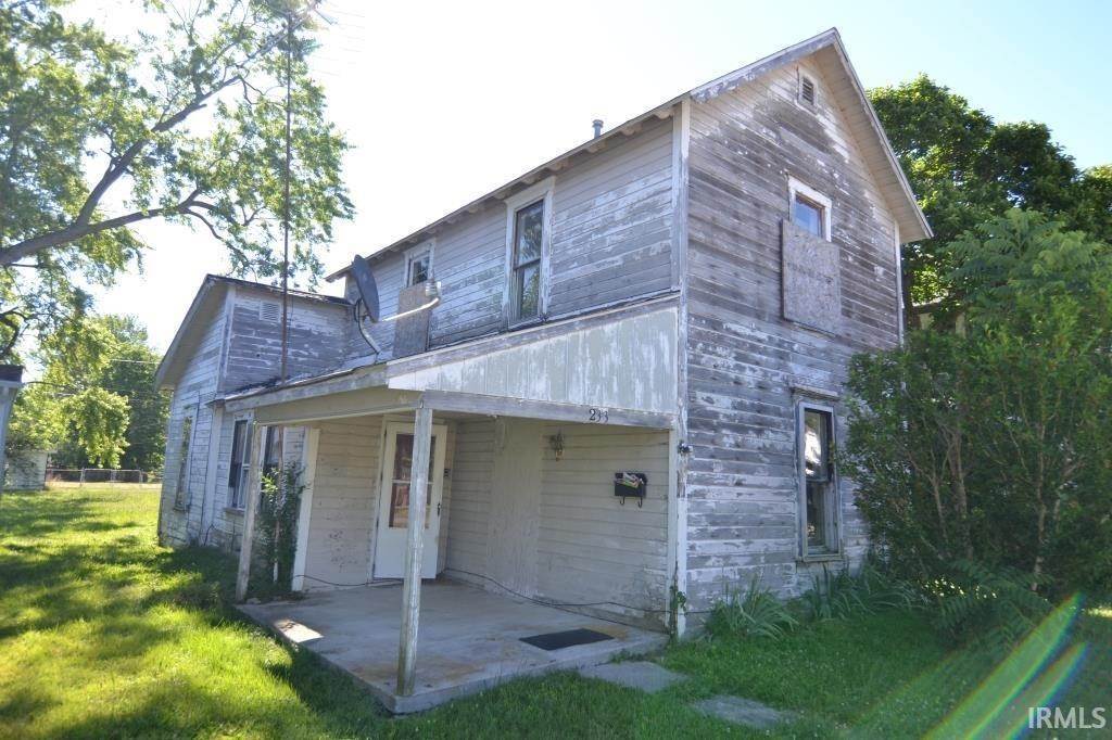 Single Family Homes для того Продажа на 233 S Miller Street Albany, Индиана 47320 Соединенные Штаты