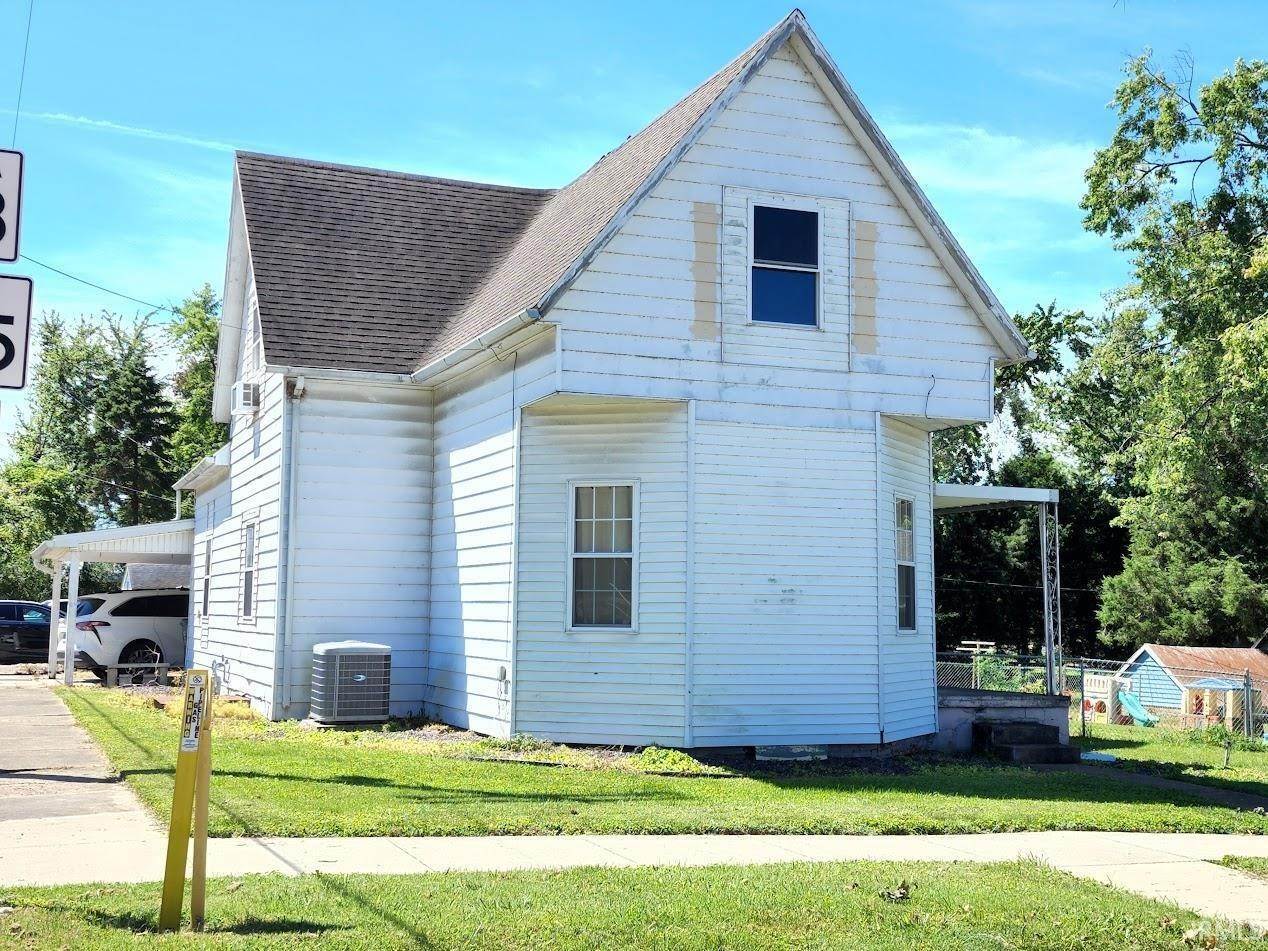 Single Family Homes pour l Vente à 60 E Main Street Poseyville, Indiana 47633 États-Unis