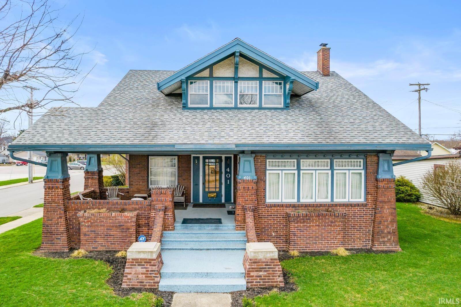 Single Family Homes 为 销售 在 401 W Washington Street Hartford City, 印第安纳州 47348 美国