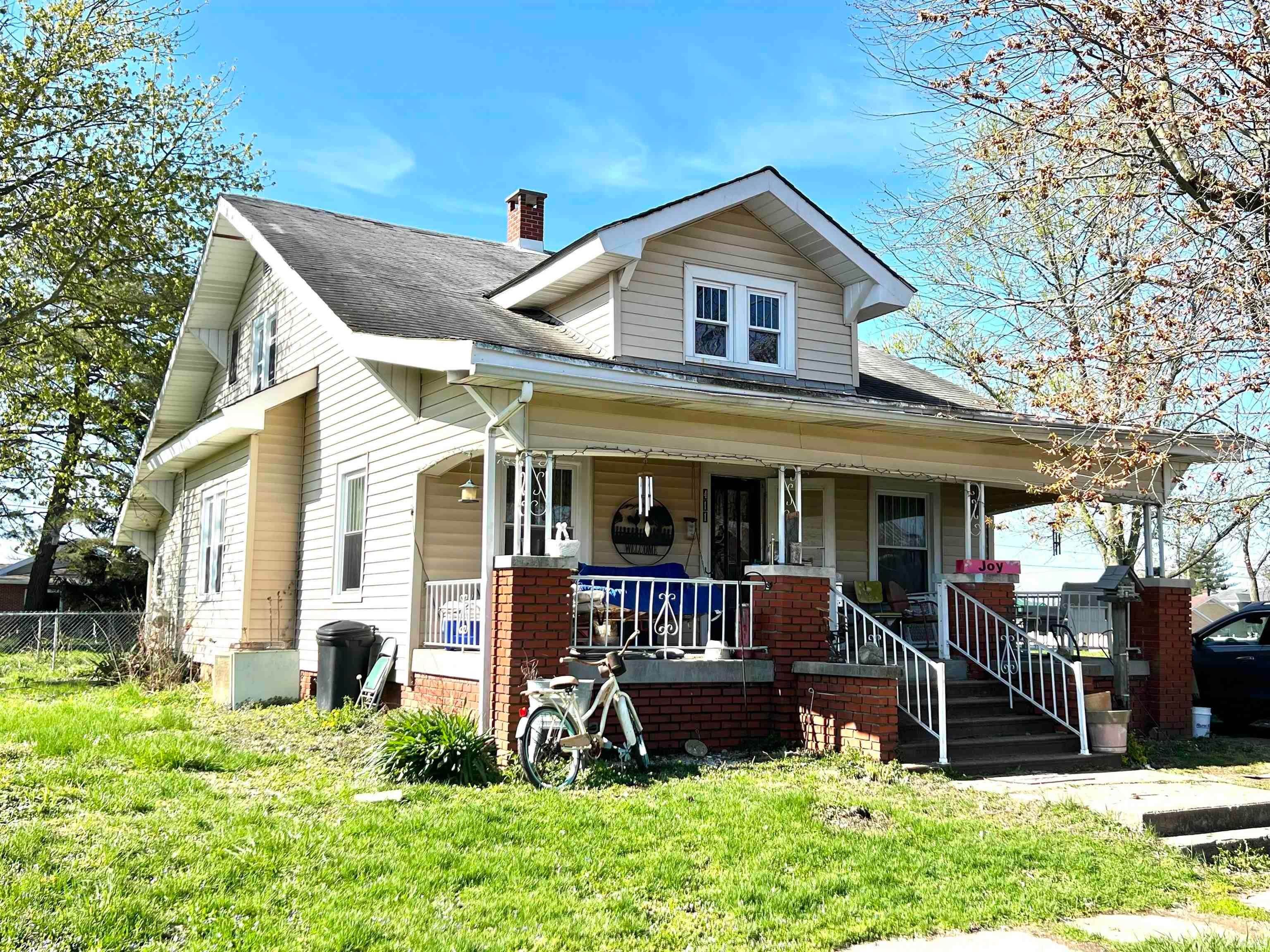 Single Family Homes для того Продажа на 411 W 5th Street Bicknell, Индиана 47512 Соединенные Штаты