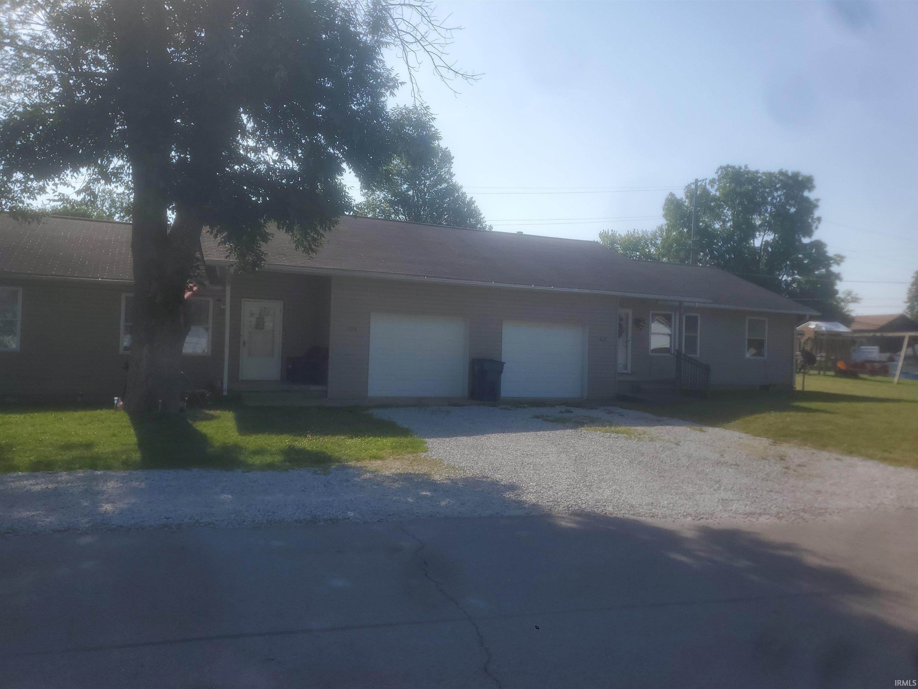 Duplex Homes en 403 & 405 S Howard Street Summitville, Indiana 46070 Estados Unidos