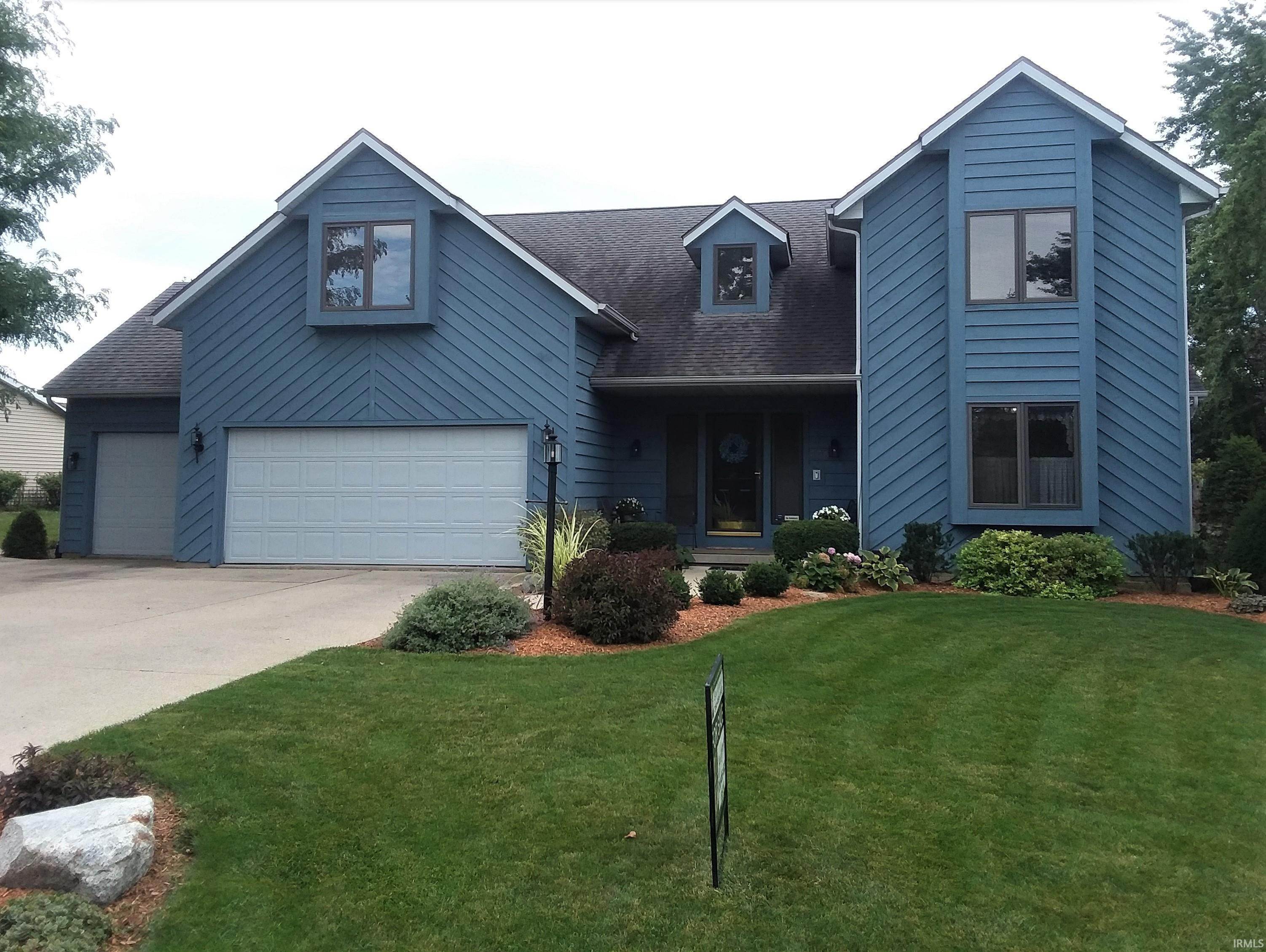 Single Family Homes 为 销售 在 604 Greenbriar Drive Bluffton, 印第安纳州 46714 美国
