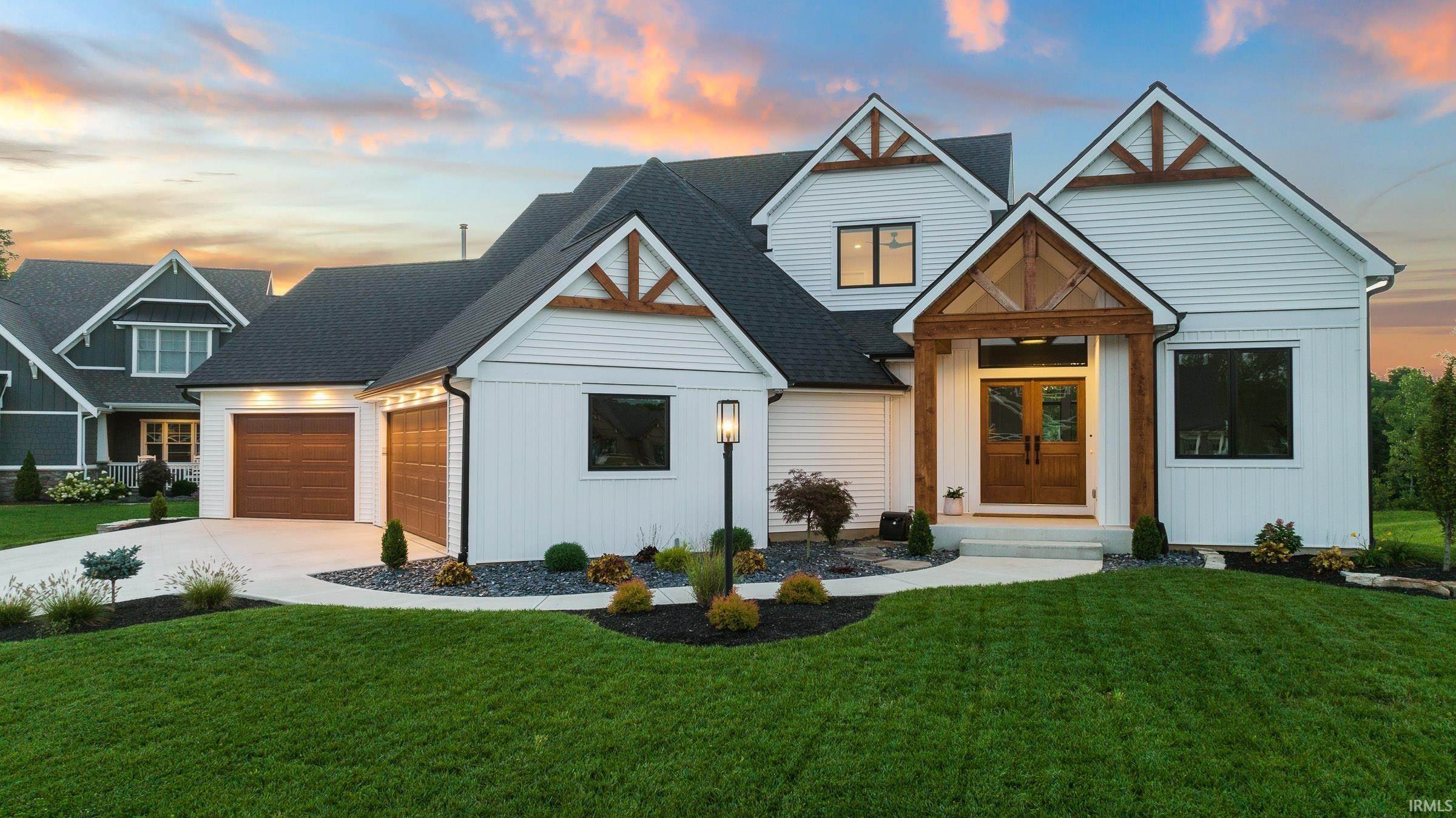 Single Family Homes 为 销售 在 286 Big Rock Pass Huntertown, 印第安纳州 46748 美国