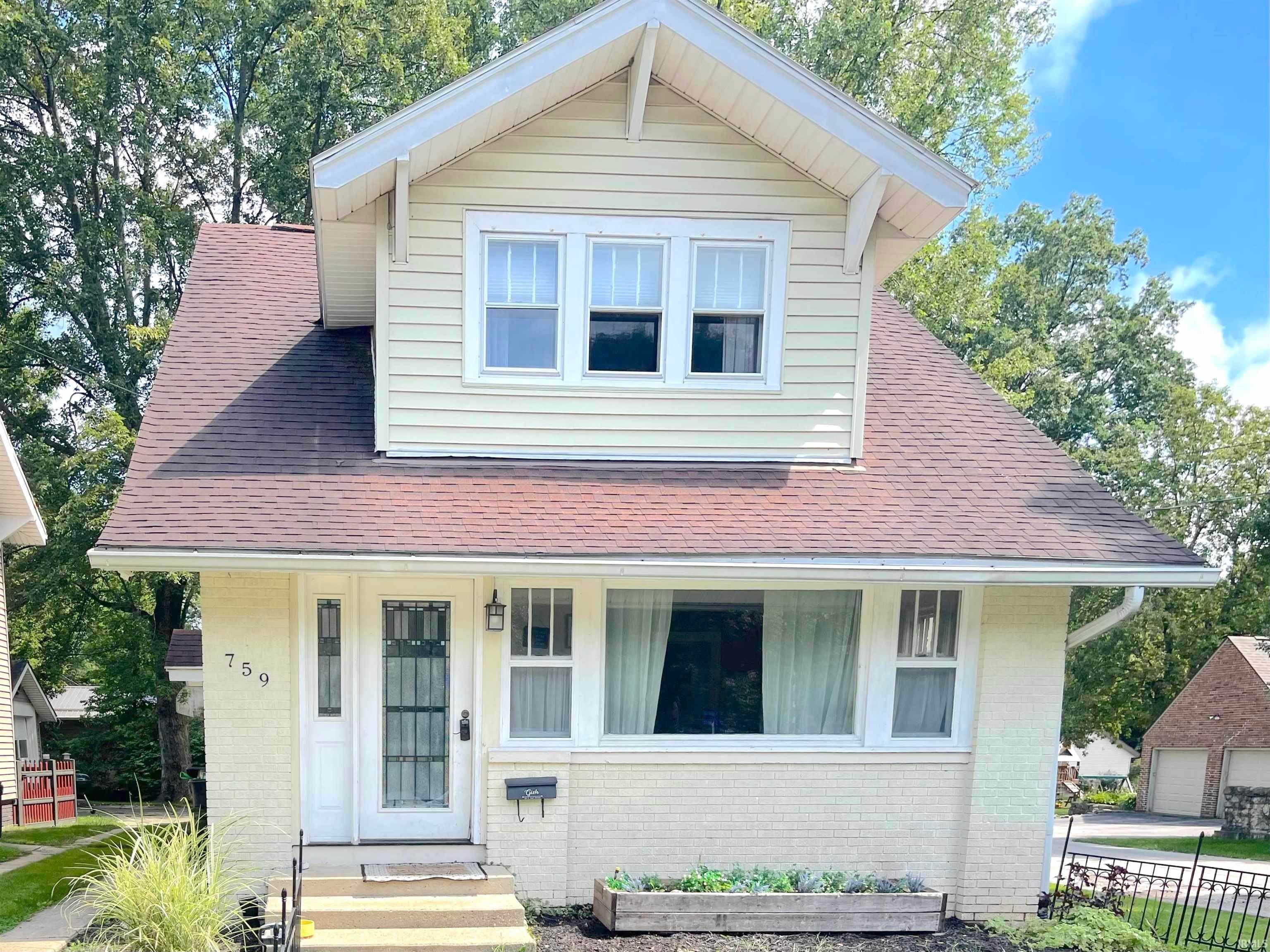 Single Family Homes por un Venta en 759 S East Street Frankfort, Indiana 46041 Estados Unidos