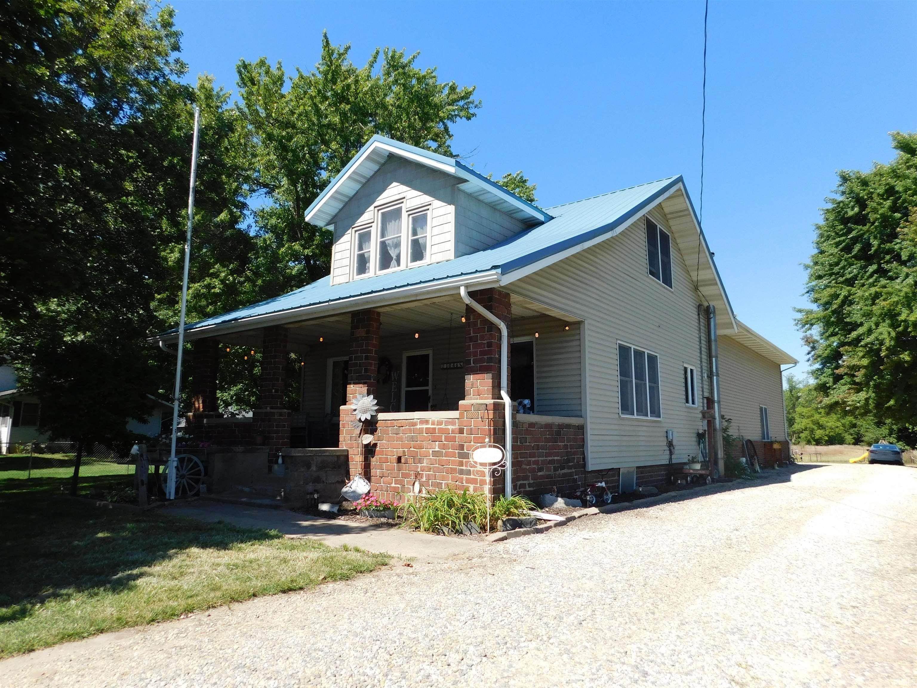 Single Family Homes por un Venta en 11046 E St Rd 14 Highway Akron, Indiana 46910 Estados Unidos