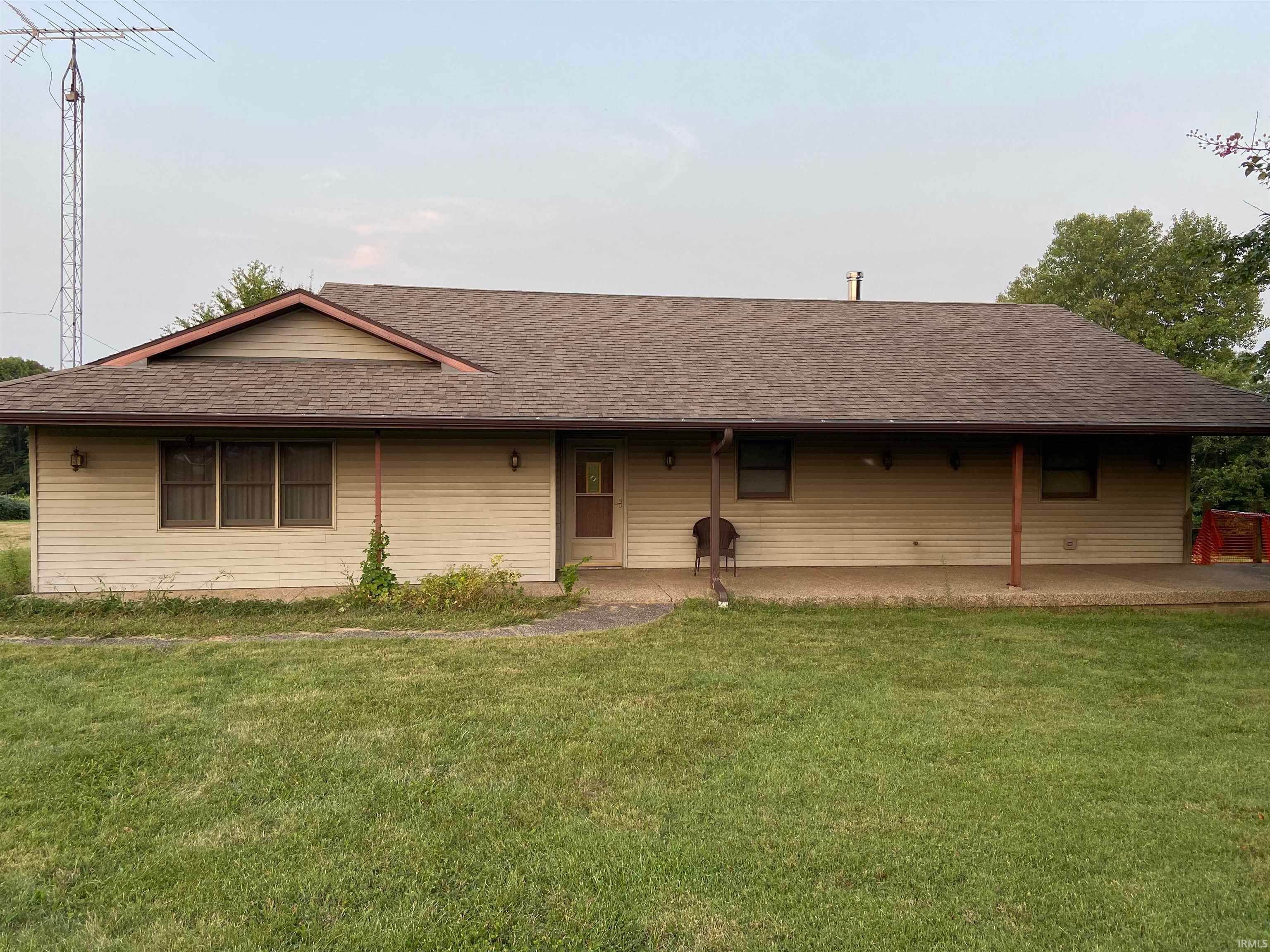 Single Family Homes 为 销售 在 4770 N Coon Hunter Road Bruceville, 印第安纳州 47591 美国