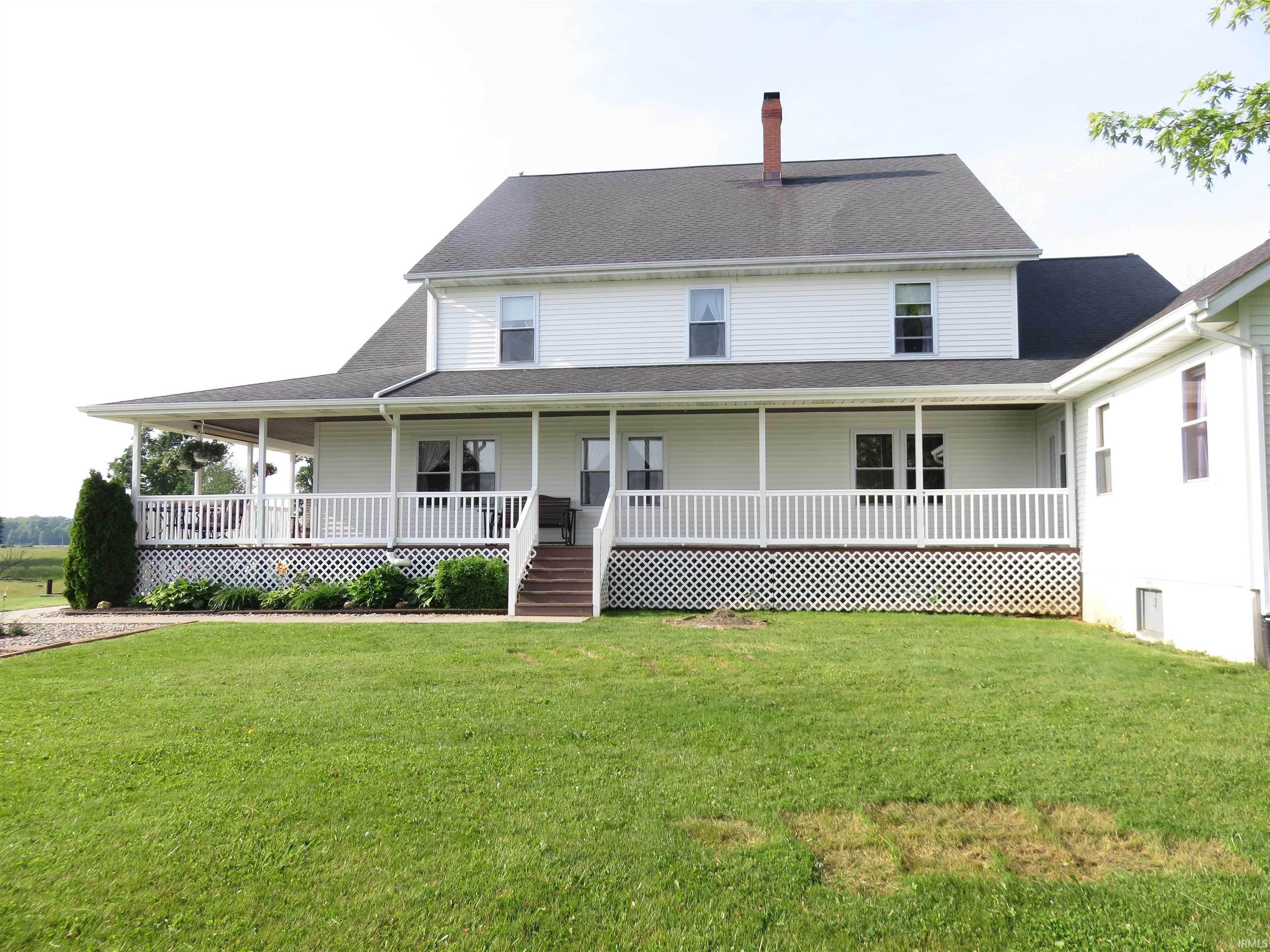 Single Family Homes 为 销售 在 4051 N Buck Creek Pike Mooreland, 印第安纳州 47360 美国