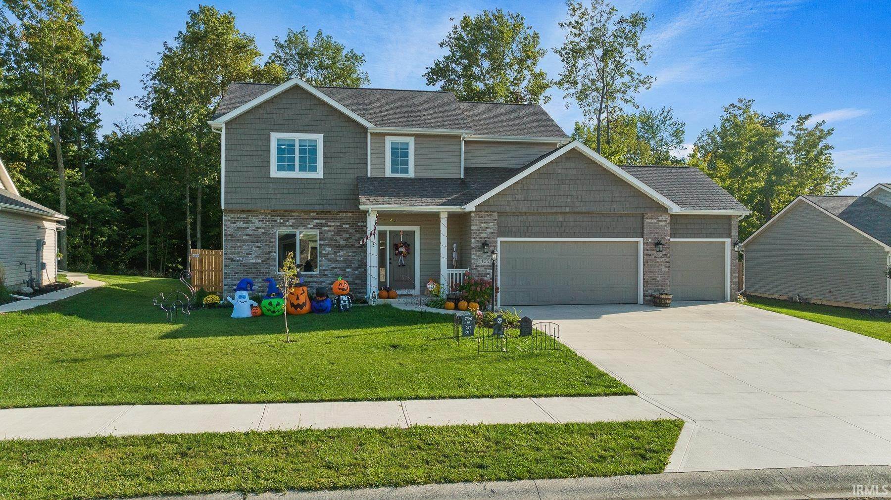 Single Family Homes pour l Vente à 405 Cranberry Run Avilla, Indiana 46710 États-Unis