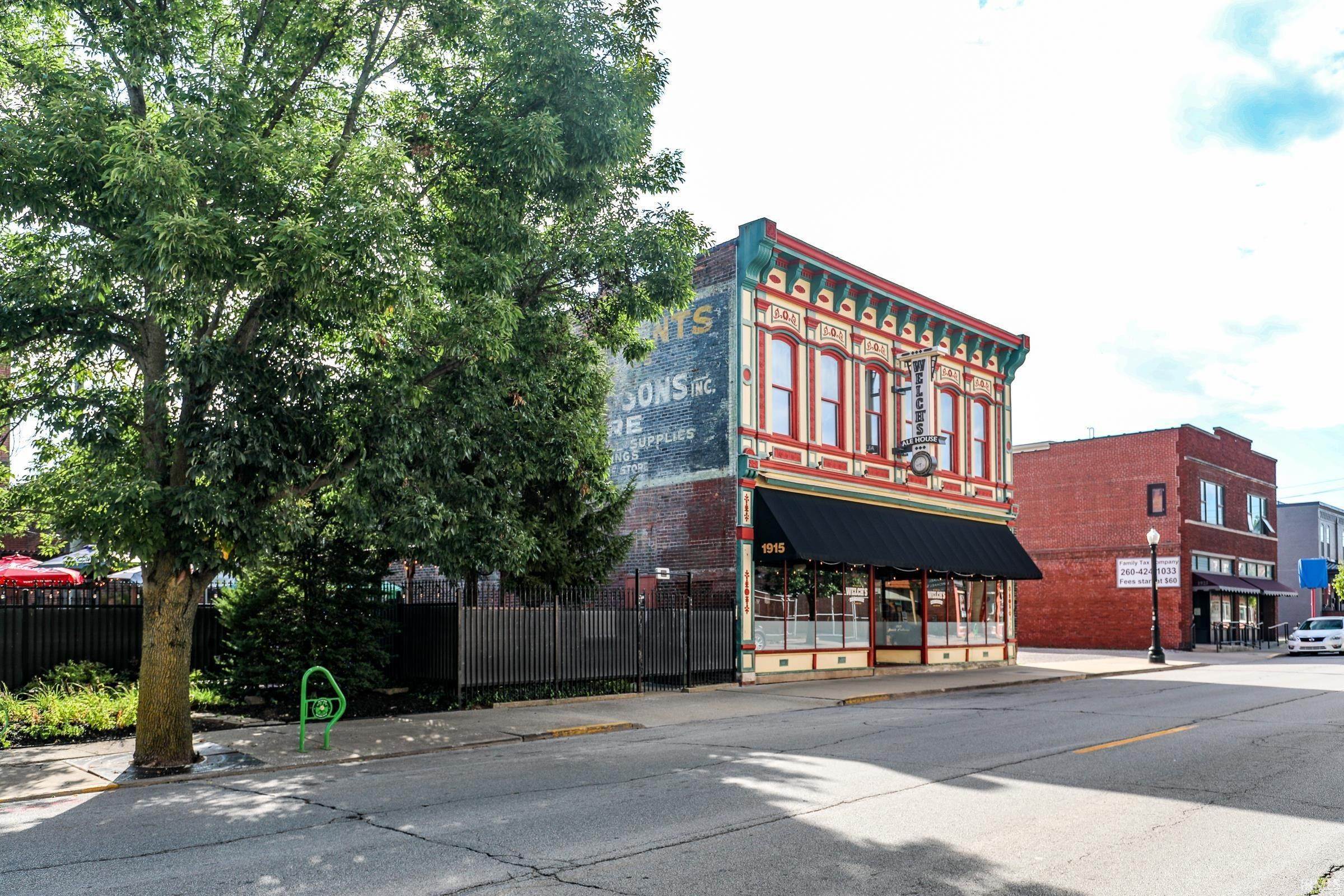 Bars & Restaurants 为 销售 在 1915 S Calhoun Street Fort Wayne, 印第安纳州 46802 美国