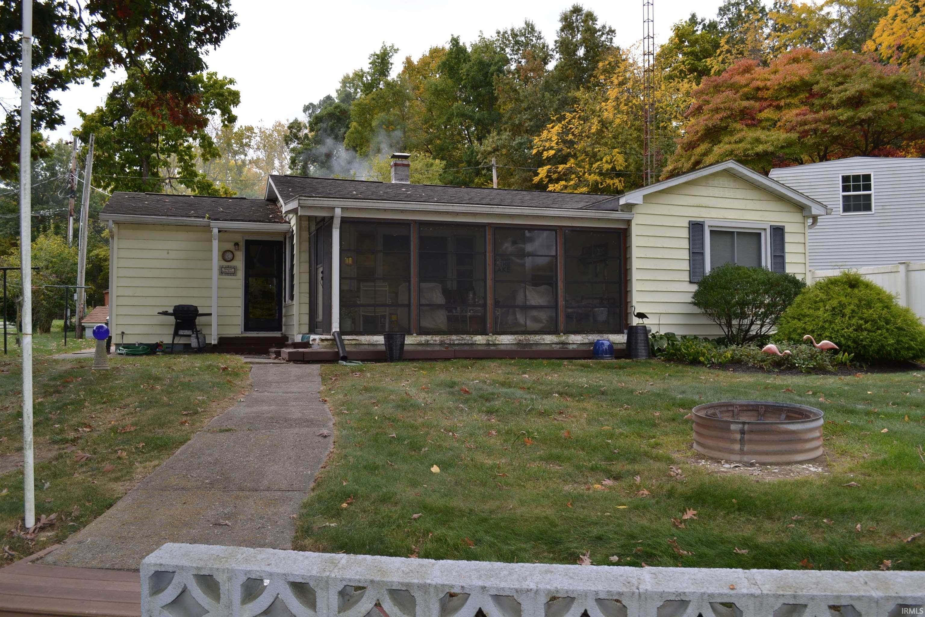 Single Family Homes 为 销售 在 5583 N Stahl Road Monon, 印第安纳州 47959 美国