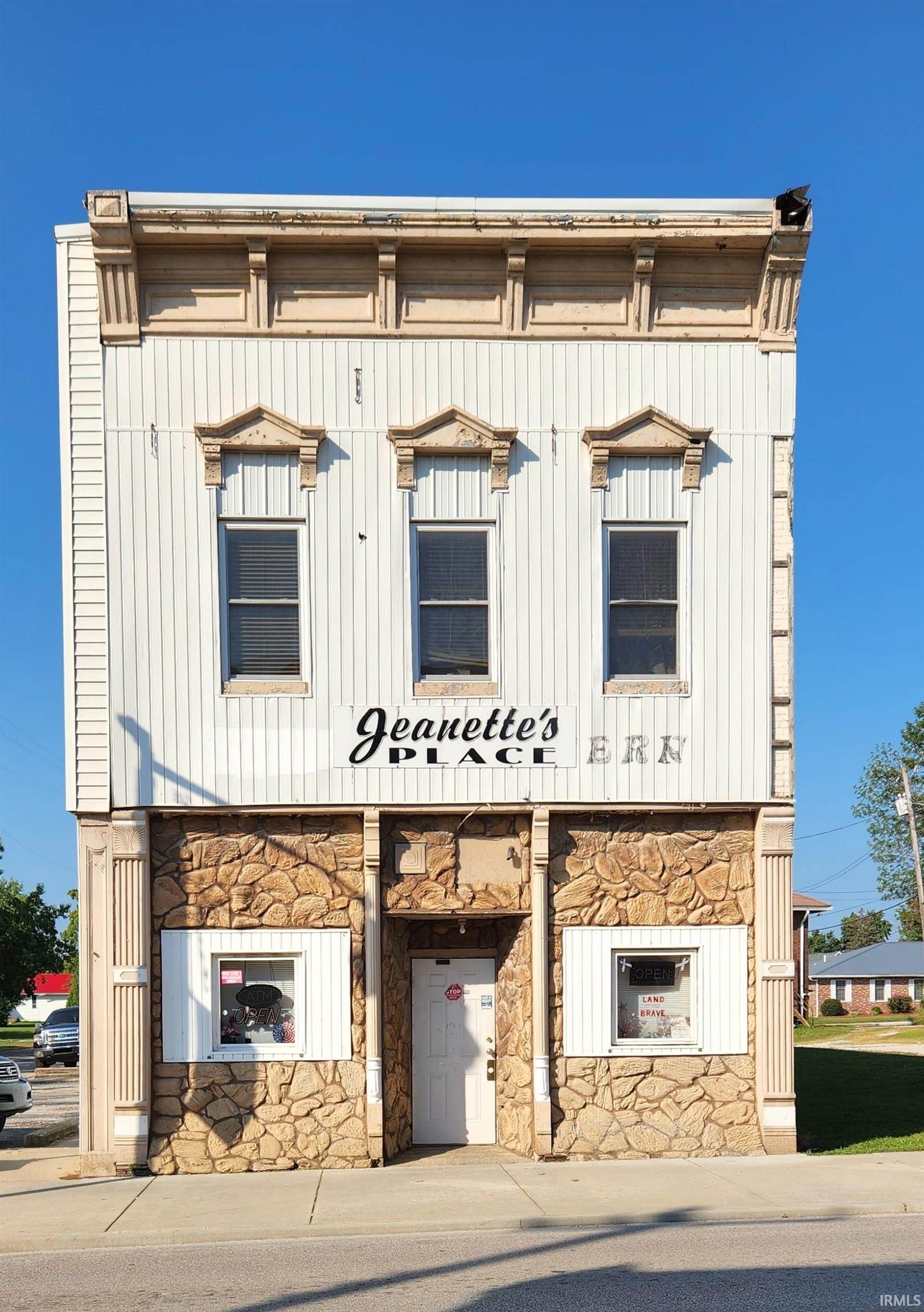 Bars & Restaurants por un Venta en 103 N Main Street Bicknell, Indiana 47512 Estados Unidos
