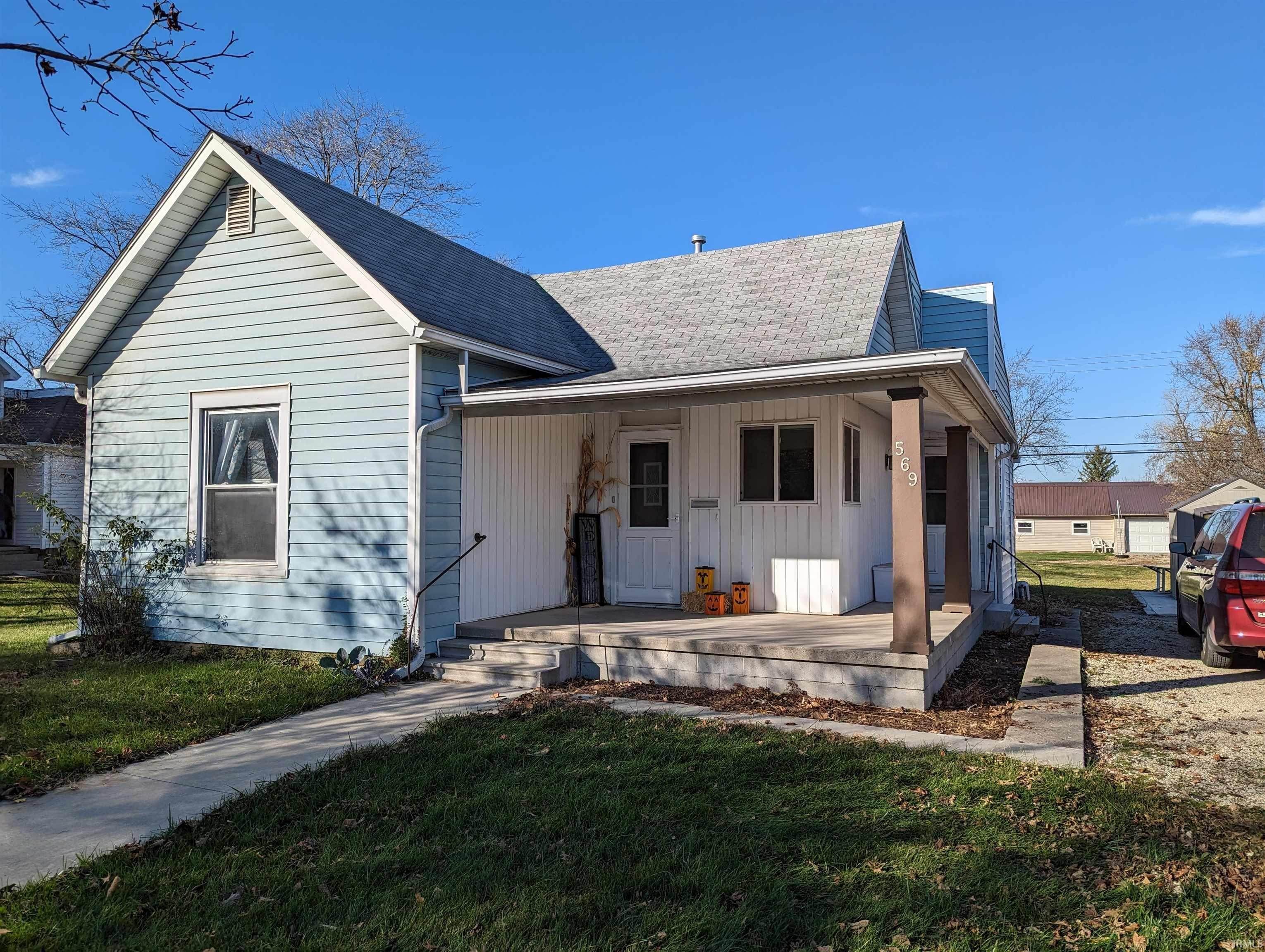 Single Family Homes pour l Vente à 569 E Main Street Berne, Indiana 46711 États-Unis