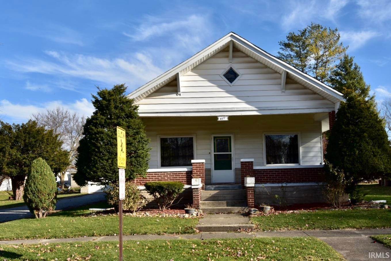 Single Family Homes для того Продажа на 407 N Linden Street Monon, Индиана 47959 Соединенные Штаты