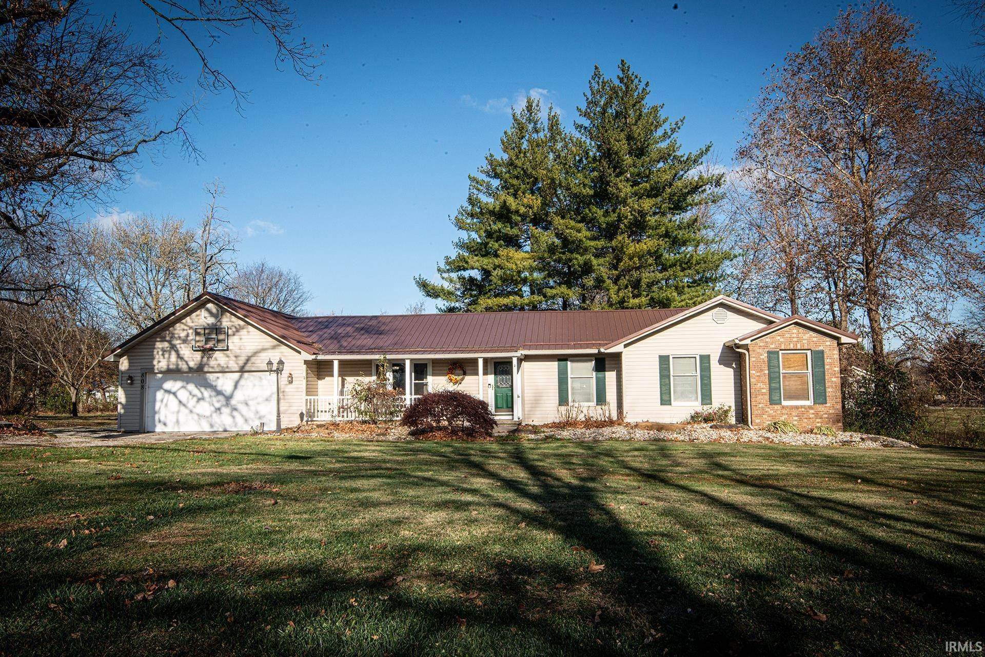 Single Family Homes pour l Vente à 808 N Rod & Gun Club Road Bruceville, Indiana 47516 États-Unis