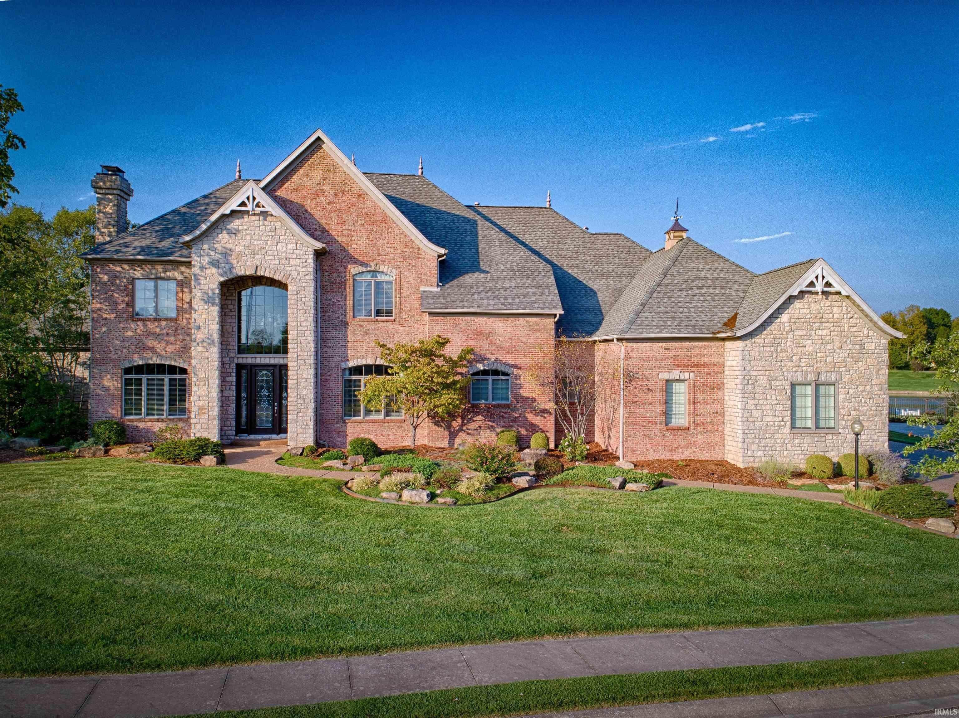 Single Family Homes por un Venta en 5800 Medinah Drive Newburgh, Indiana 47630 Estados Unidos