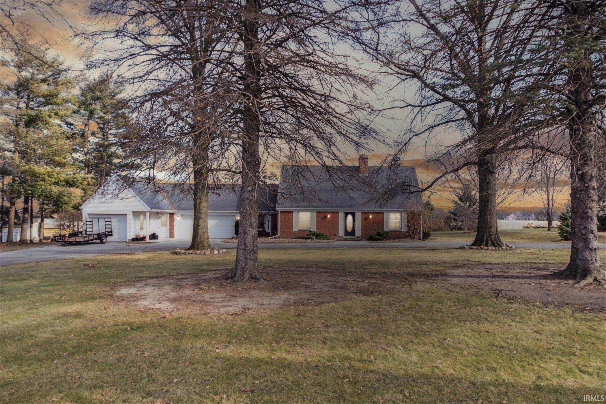 Single Family Homes 为 销售 在 71774 County Road 9 Road Nappanee, 印第安纳州 46550 美国