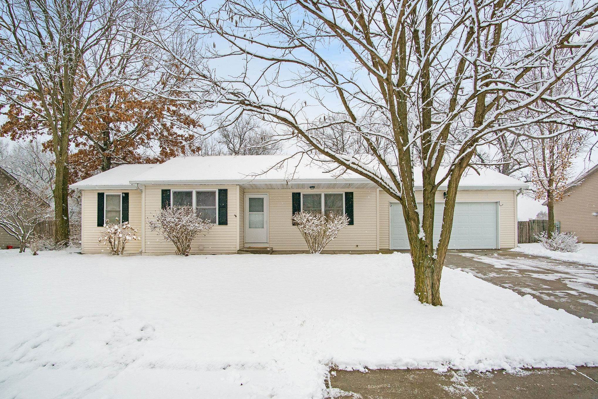 Single Family Homes por un Venta en 406 Turnberry Avenue Bristol, Indiana 46507 Estados Unidos