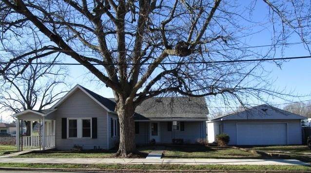 Single Family Homes 为 销售 在 413 E North Main Street Summitville, 印第安纳州 46070 美国