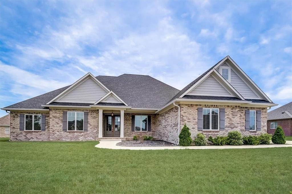 Single Family Homes для того Продажа на 107 Woodview Drive Pittsboro, Индиана 46167 Соединенные Штаты