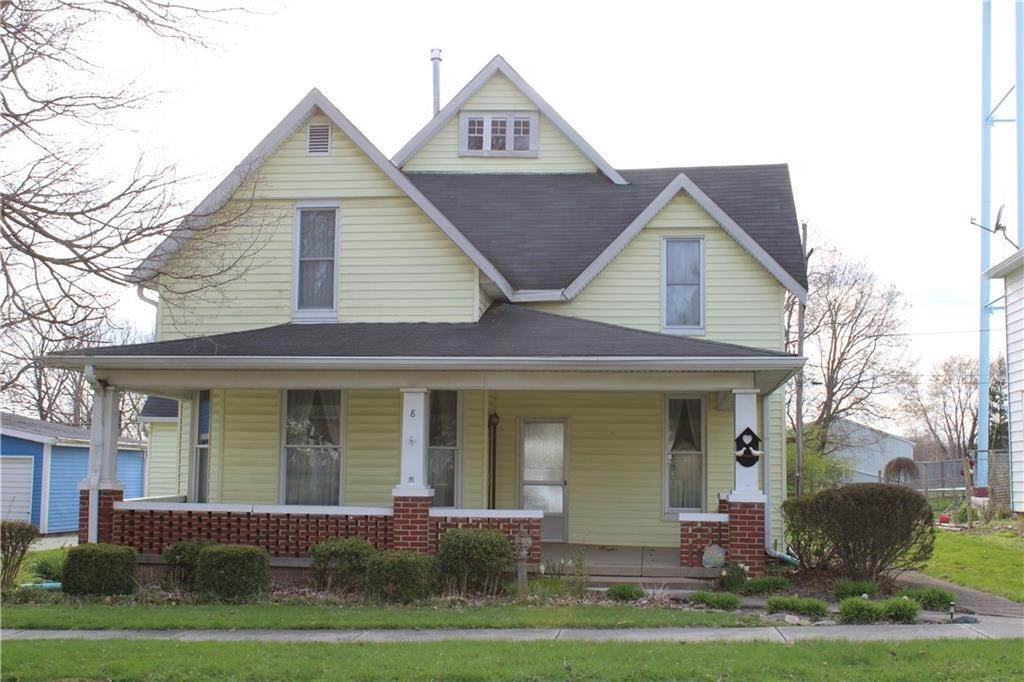 Single Family Homes pour l Vente à 8 S Indiana Street Roachdale, Indiana 46172 États-Unis