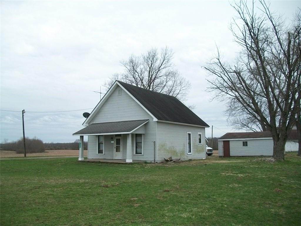Single Family Homes for Sale at 7428 S Us Highway 31 Highway Edinburgh, Indiana 46124 United States