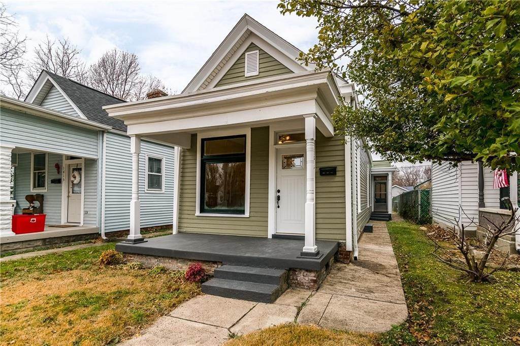 Single Family Homes для того Продажа на 1817 E Oak Street New Albany, Индиана 47150 Соединенные Штаты