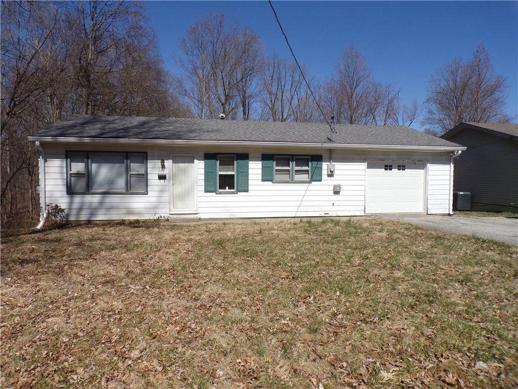 Single Family Homes pour l Vente à 236 Davis Street North Vernon, Indiana 47265 États-Unis