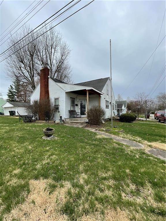 Single Family Homes por un Venta en 102 S Ewing Street Brownstown, Indiana 47220 Estados Unidos