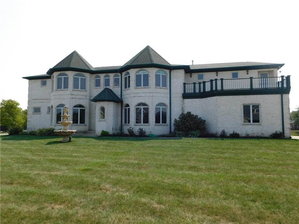 Single Family Homes 为 销售 在 110 N Muirfield Circle Lebanon, 印第安纳州 46052 美国