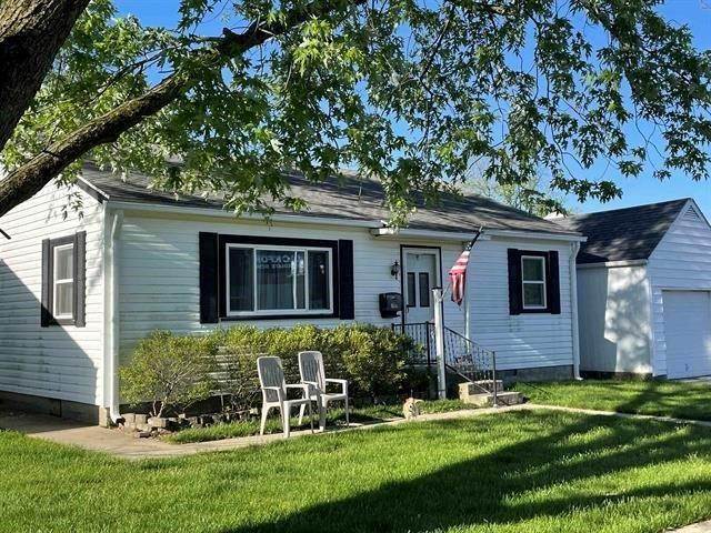 Single Family Homes for Sale at 705 W Van Cleve Street Hartford City, Indiana 47348 United States