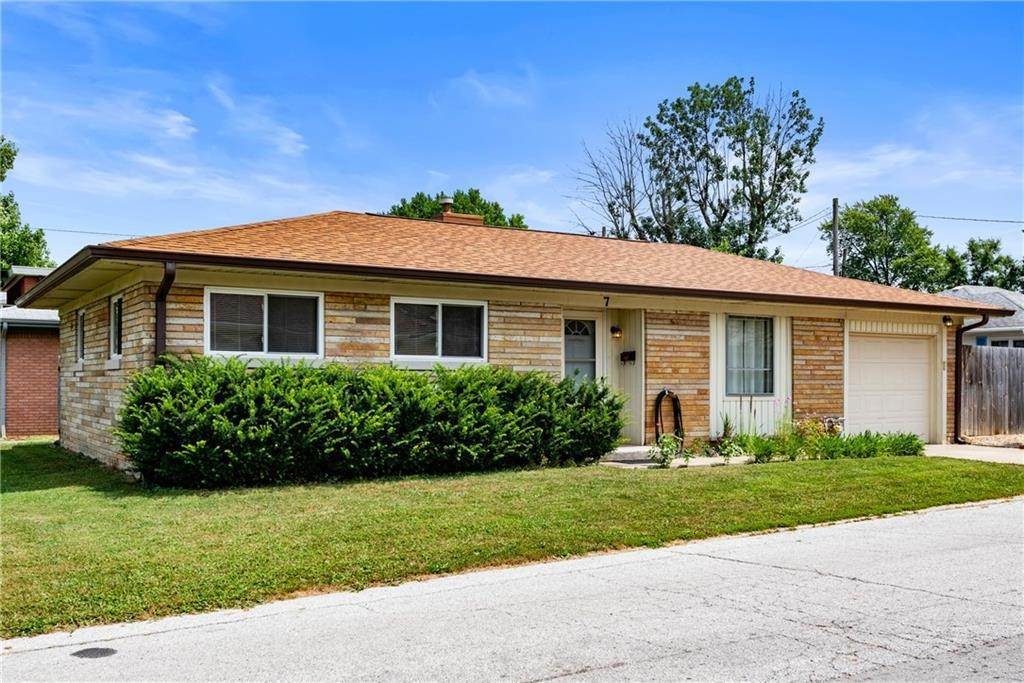 Single Family Homes 为 销售 在 7 Gilbert Street Beech Grove, 印第安纳州 46107 美国