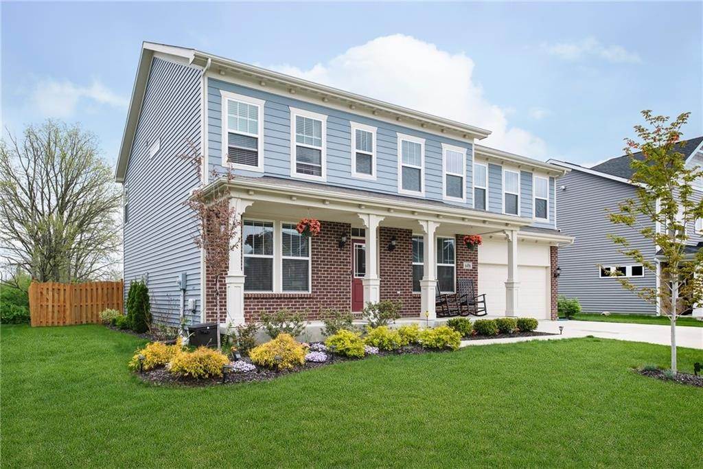 Single Family Homes 为 销售 在 6496 W Treeline Lane McCordsville, 印第安纳州 46055 美国